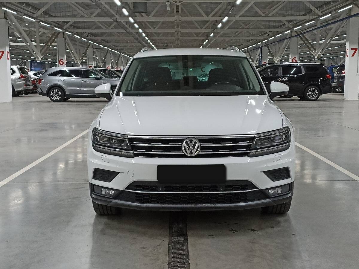Купить Volkswagen Tiguan, 2018, 160 240 км, фото №2