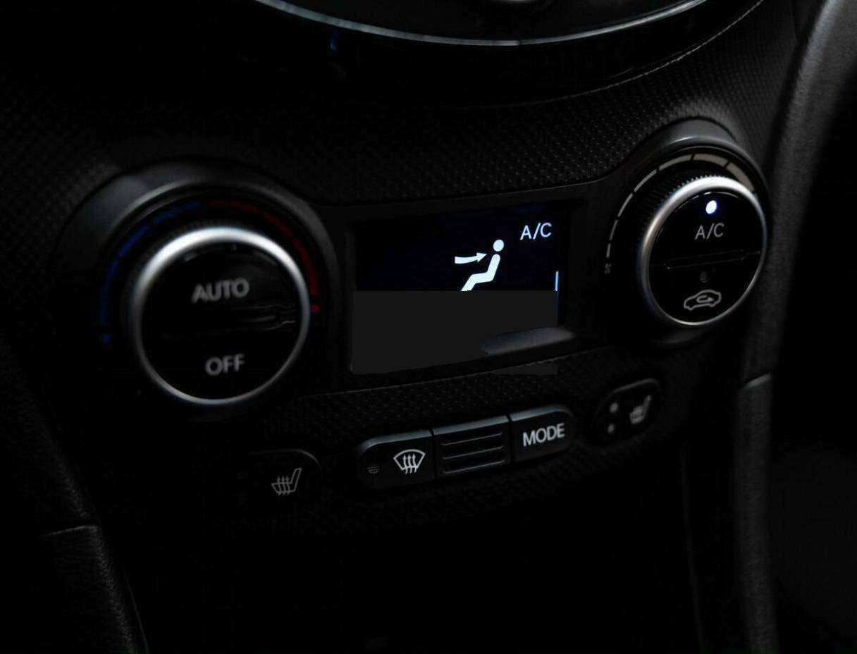 Купить Hyundai Solaris, 2016, 138 787 км, фото №19