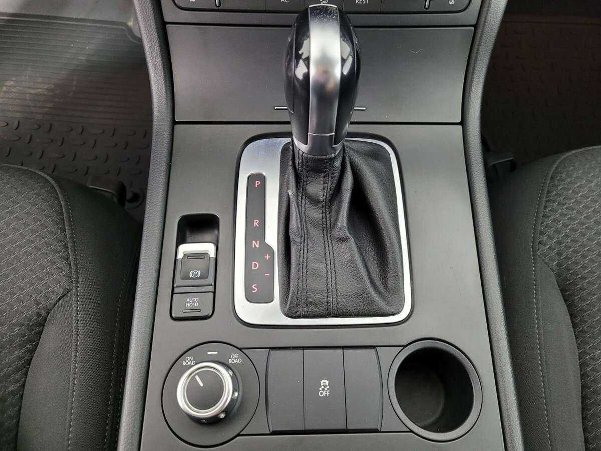 Купить Volkswagen Touareg, 2012, 281 555 км, фото №13