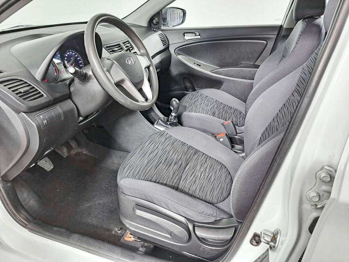 Купить Hyundai Solaris, 2014, 186 712 км, фото №14