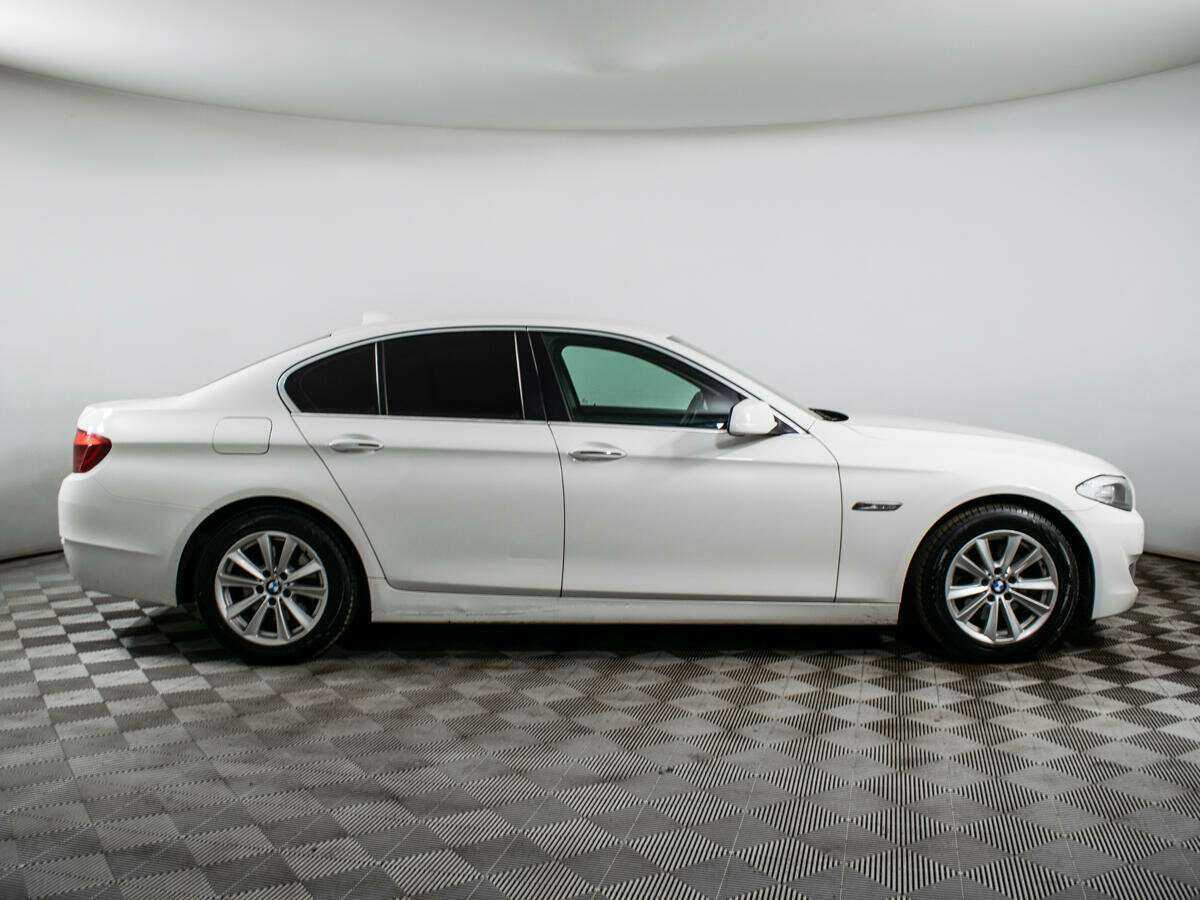 Купить BMW 5 серии 520i, 2012, 130 803 км, фото №4