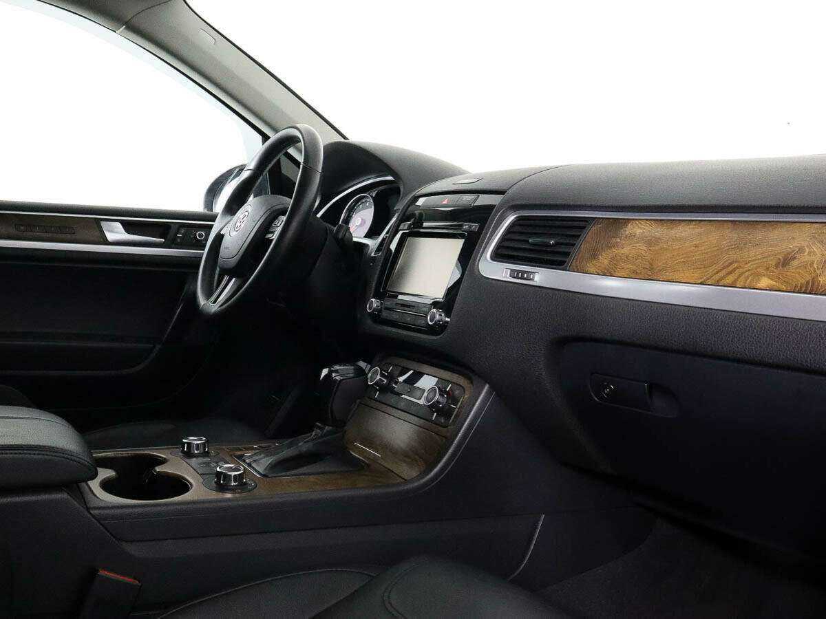 Купить Volkswagen Touareg, 2012, 370 732 км, фото №7