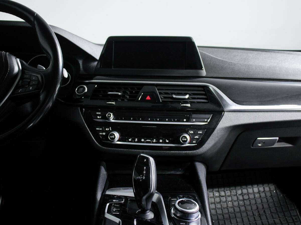 Купить BMW 5 серии 520d, 2017, 157 968 км, фото №11