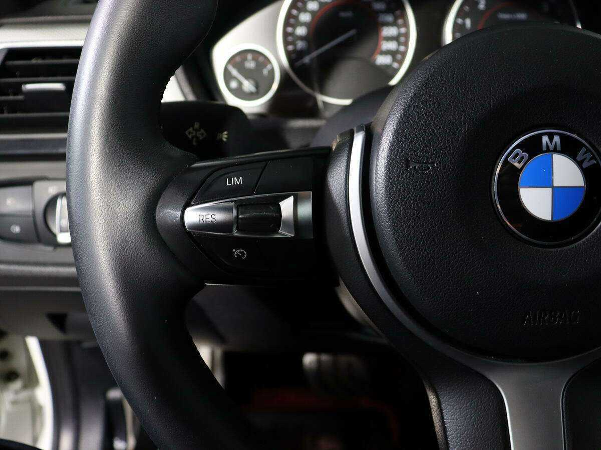 Купить BMW 3 серии 320i xDrive, 2016, 139 605 км, фото №19