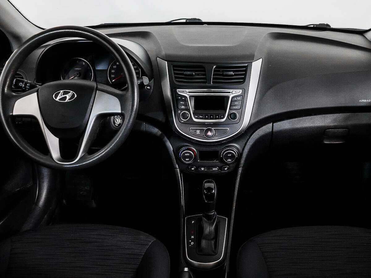 Купить Hyundai Solaris, 2016, 77 286 км, фото №12
