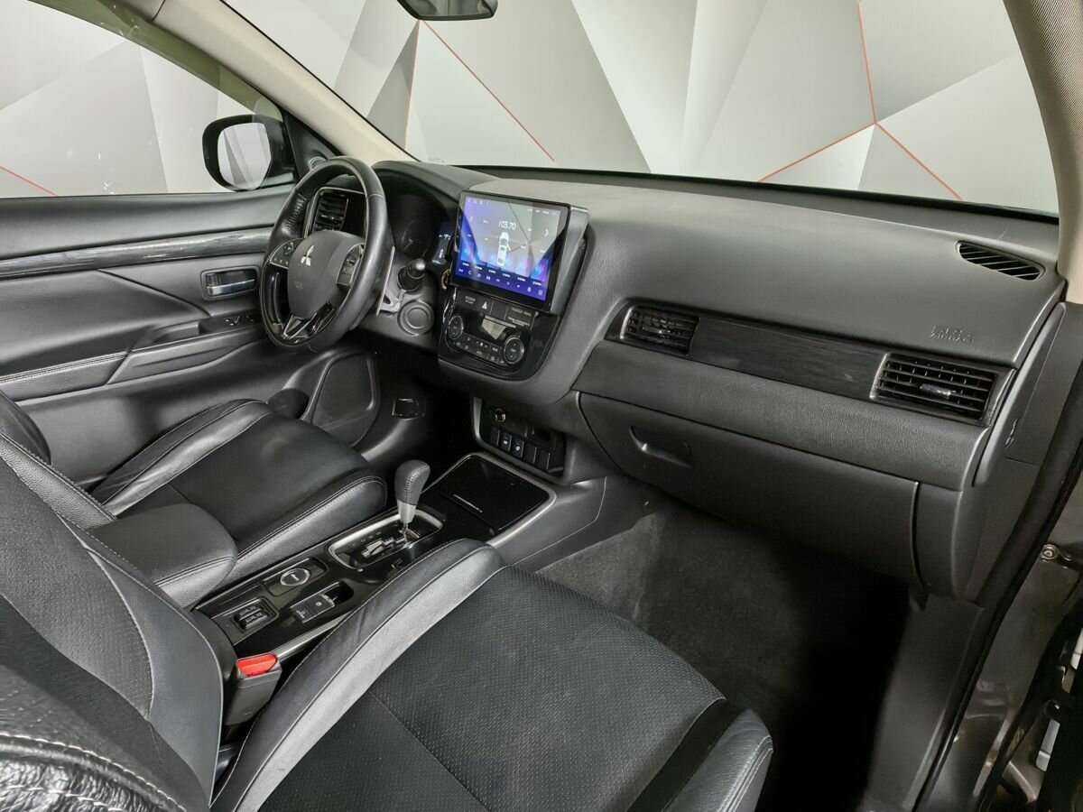 Купить Mitsubishi Outlander, 2017, 147 097 км, фото №9