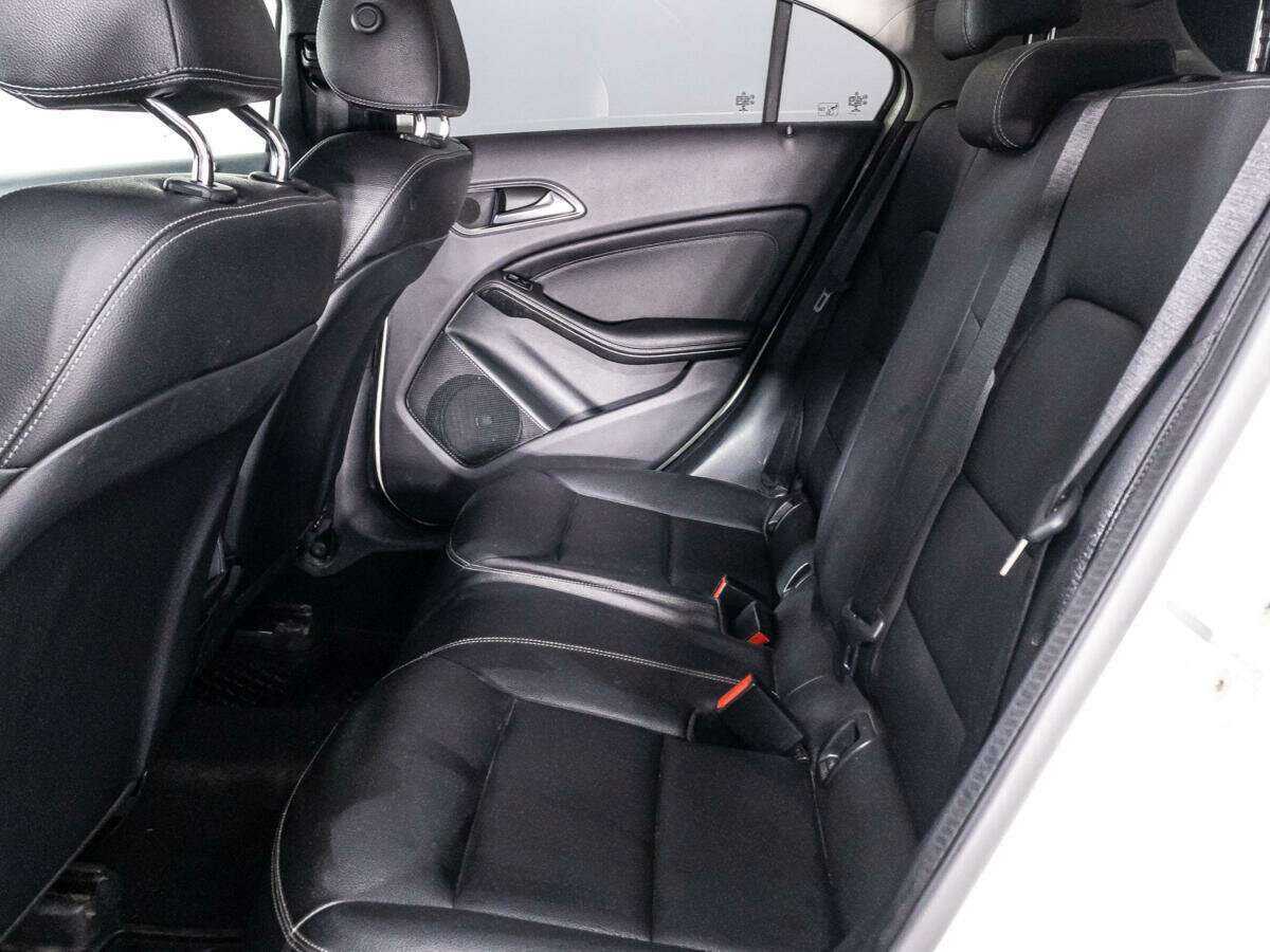 Купить Mercedes-Benz A-Класс 180, 2016, 84 242 км, фото №10