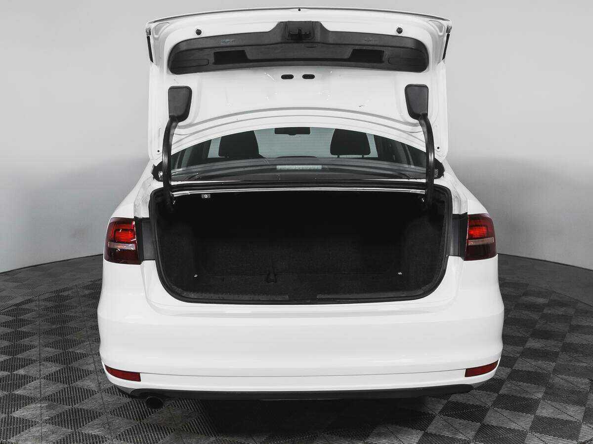 Купить Volkswagen Jetta, 2016, 130 001 км, фото №17