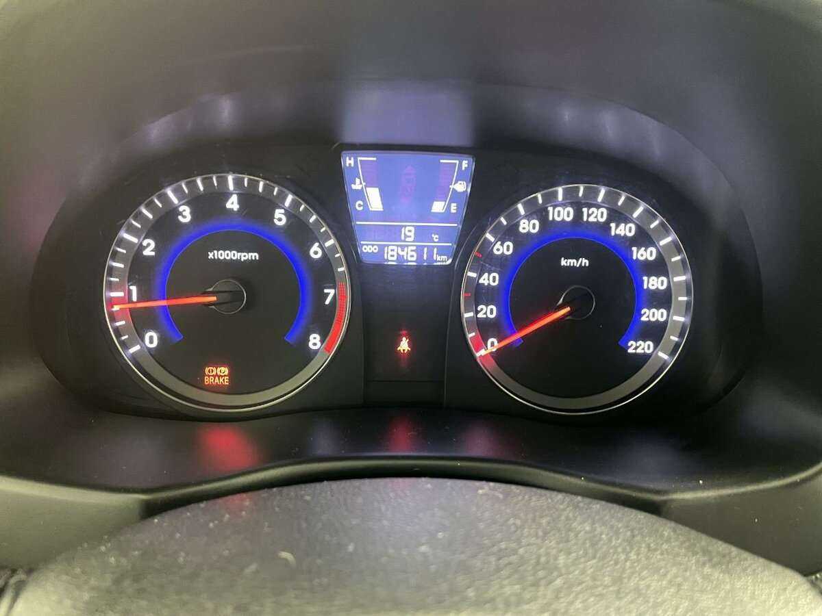 Купить Hyundai Solaris, 2014, 184 610 км, фото №11