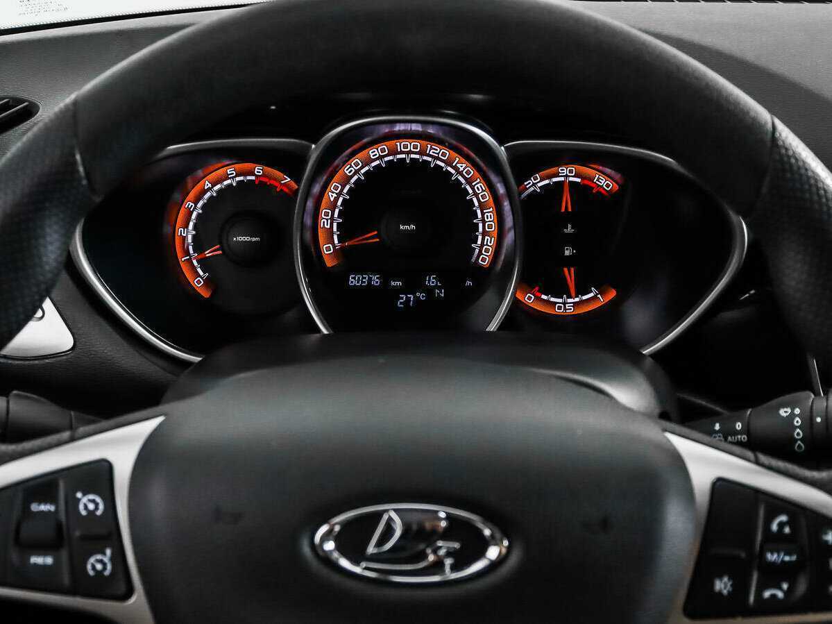 Купить Lada (ВАЗ) Vesta SW Cross, 2019, 60 374 км, фото №16