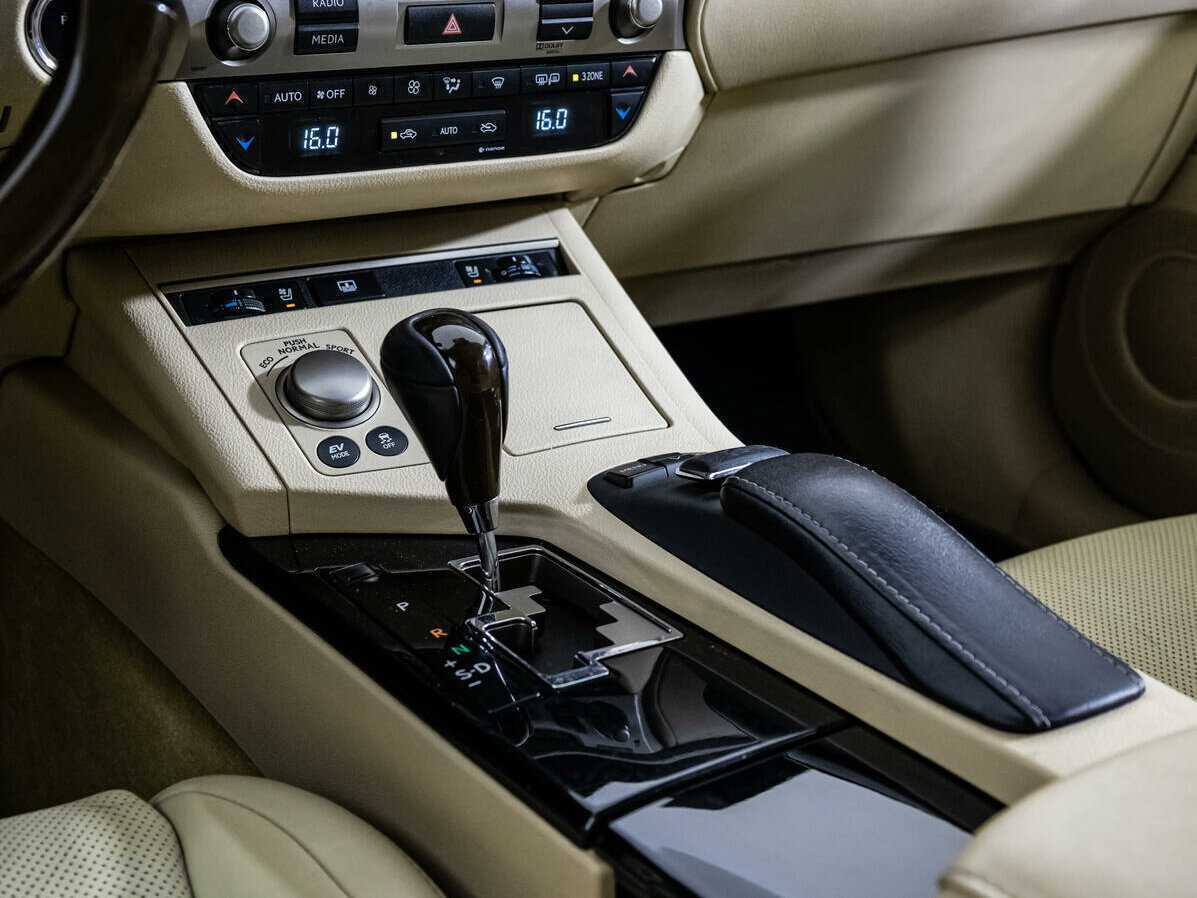 Купить Lexus ES 300h, 2014, 360 841 км, фото №12