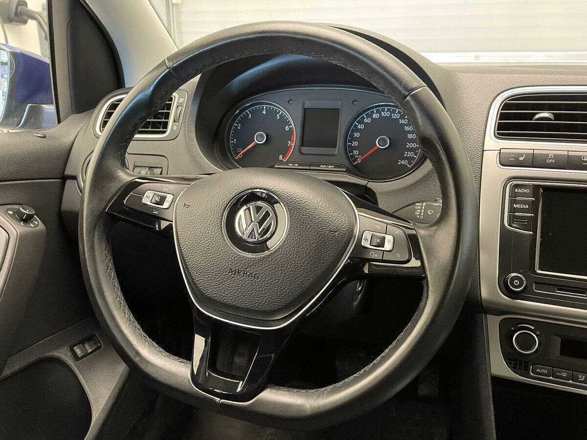 Купить Volkswagen Polo, 2018, 51 240 км, фото №10