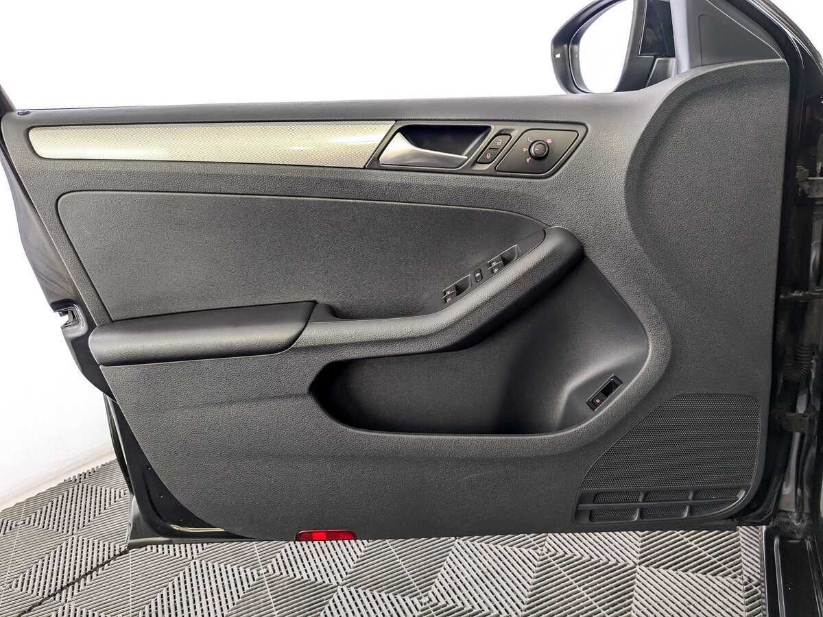 Купить Volkswagen Jetta, 2015, 153 855 км, фото №15