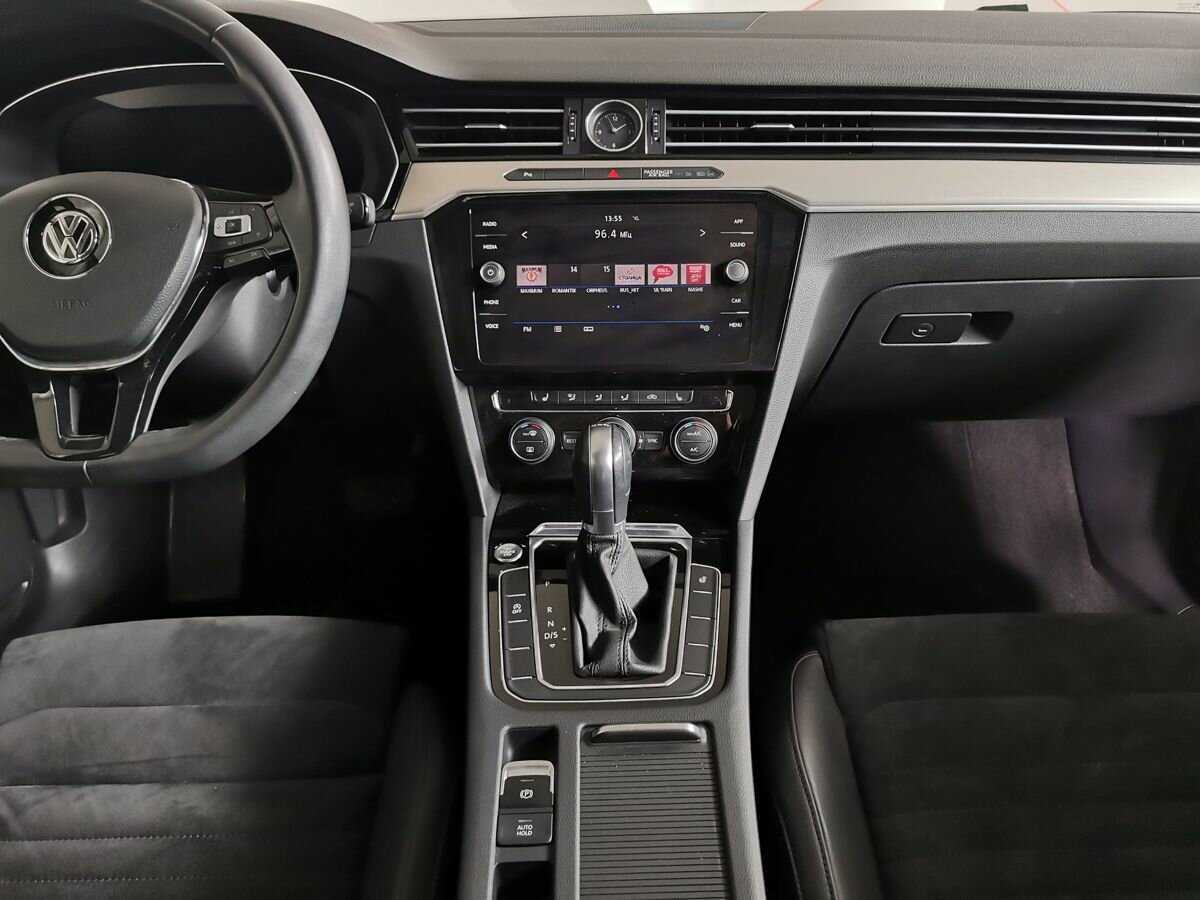 Купить Volkswagen Passat, 2019, 74 175 км, фото №11