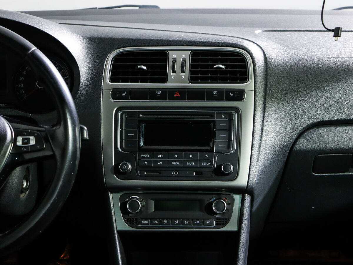 Купить Volkswagen Polo, 2017, 105 940 км, фото №11