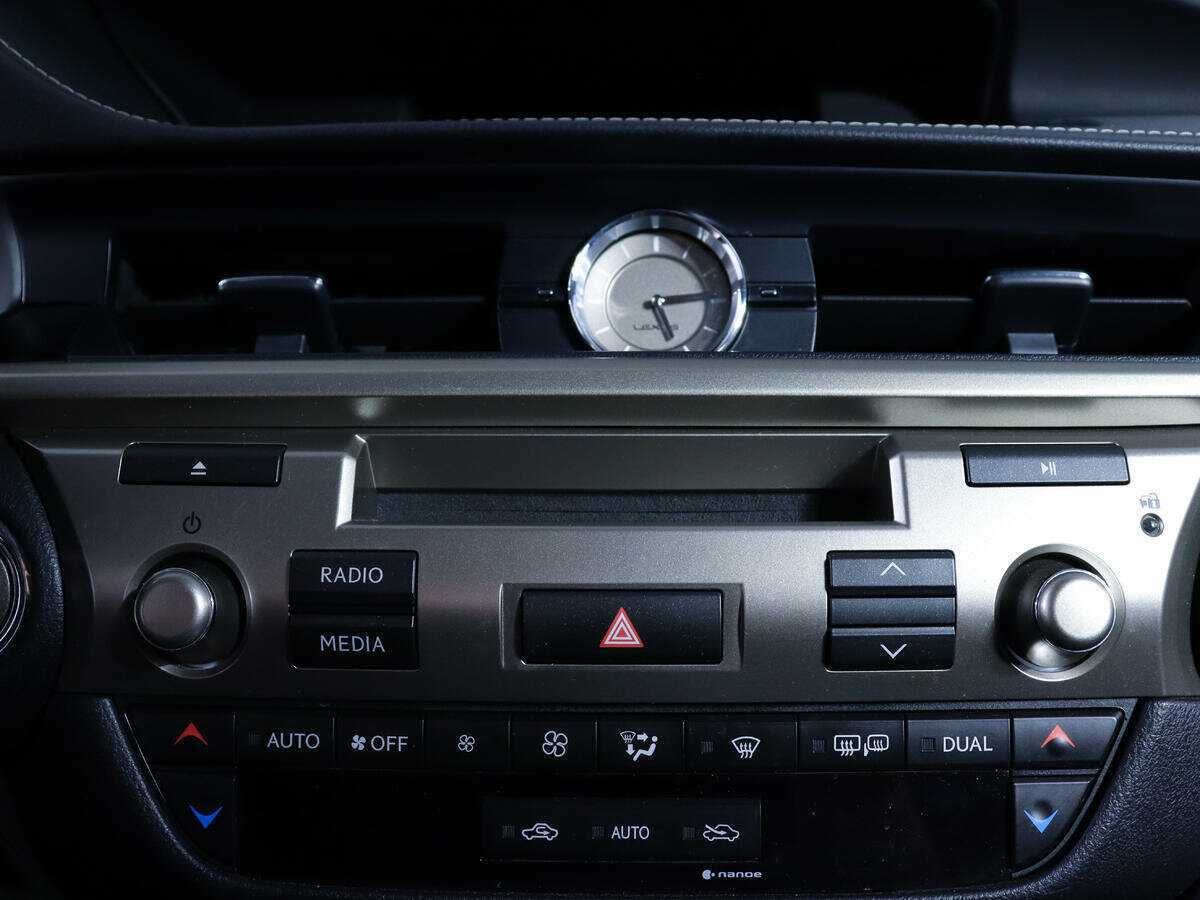 Купить Lexus ES 200, 2016, 123 000 км, фото №24