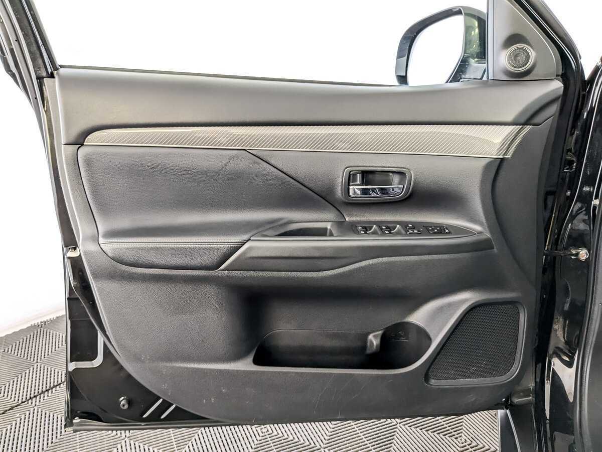 Купить Mitsubishi Outlander, 2021, 133 519 км, фото №19