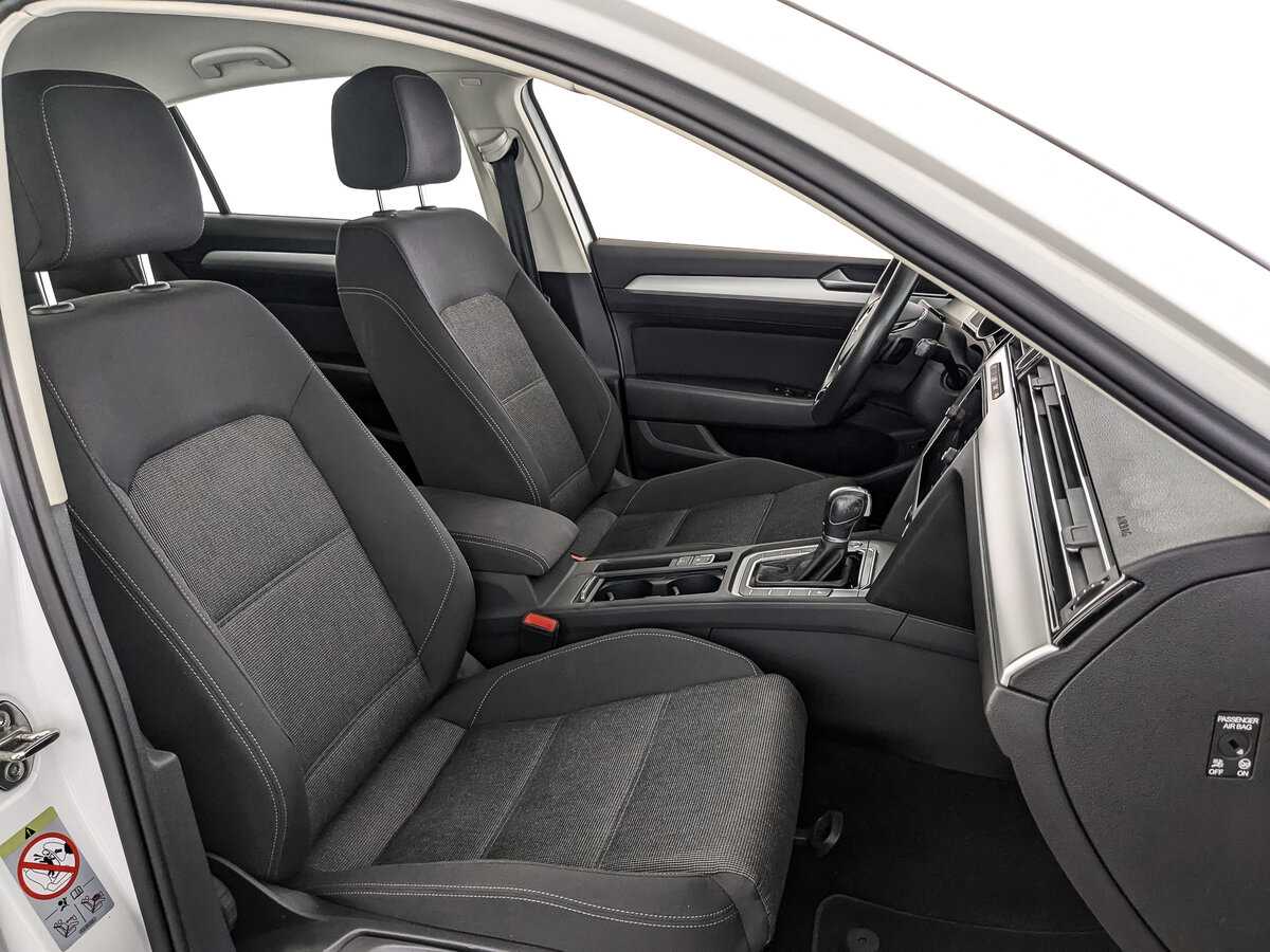 Купить Volkswagen Passat, 2019, 43 971 км, фото №21