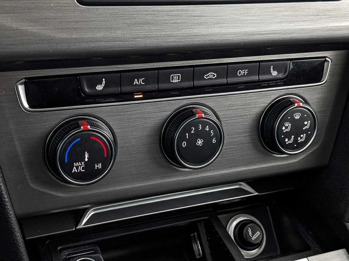 Купить Volkswagen Passat, 2017, 120 532 км, фото №21