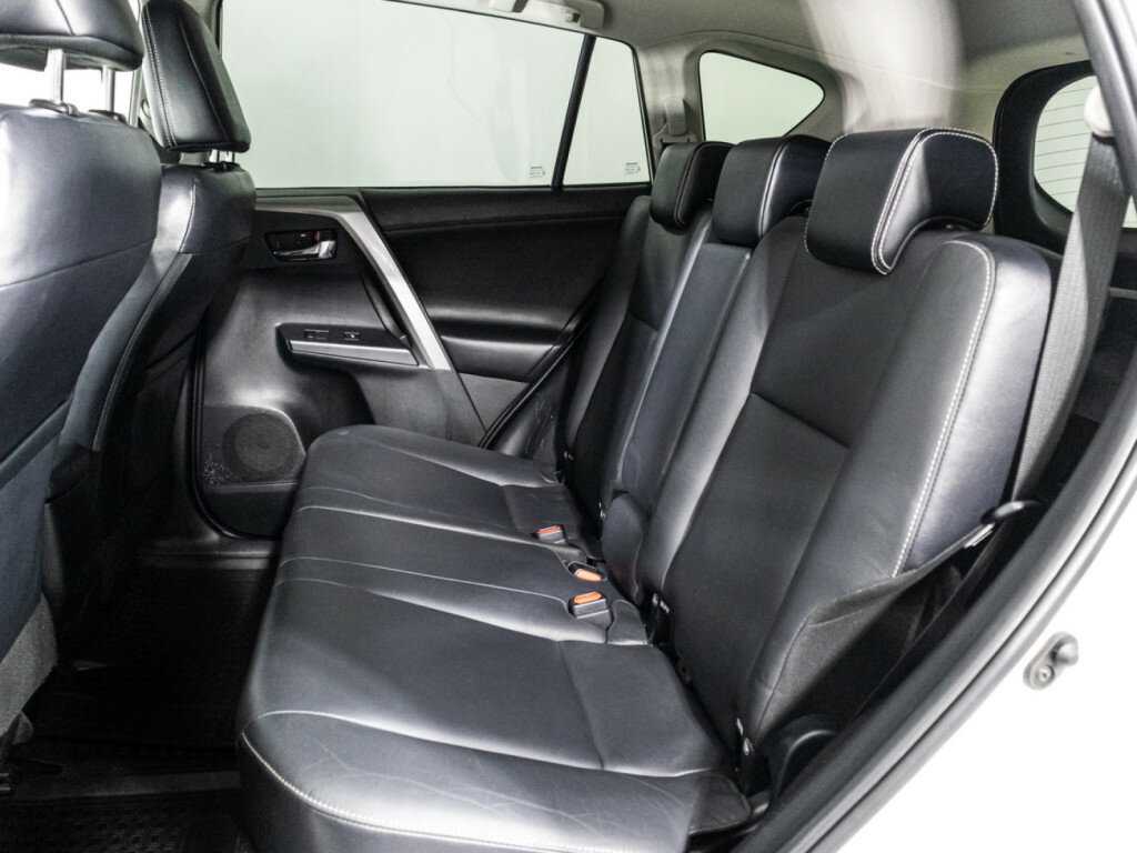 Купить Toyota RAV4, 2017, 119 187 км, фото №10