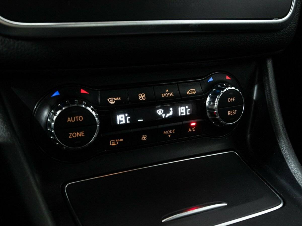 Купить Mercedes-Benz CLA 200, 2018, 116 488 км, фото №17