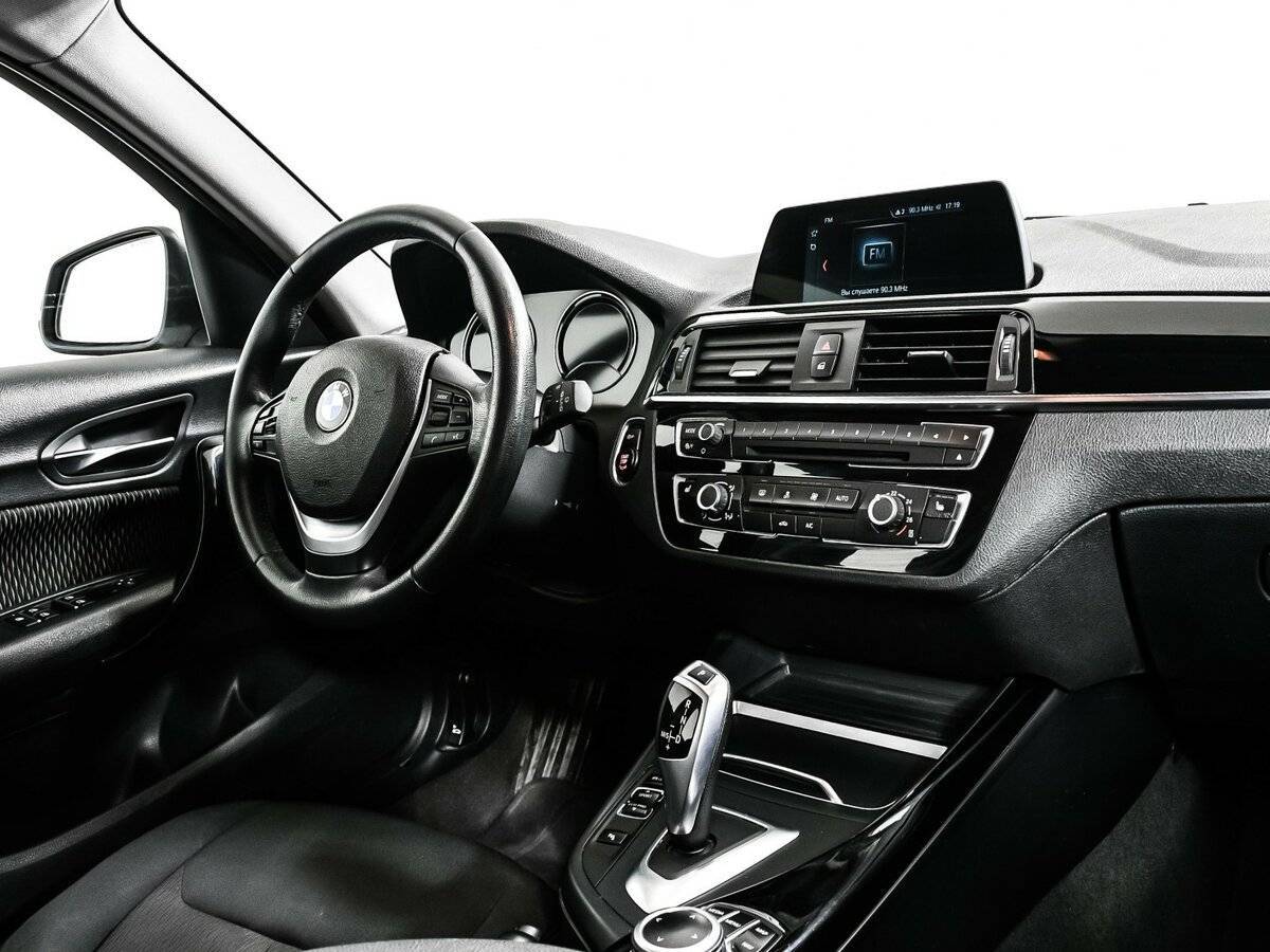Купить BMW 1 серии 118i, 2018, 99 000 км, фото №9