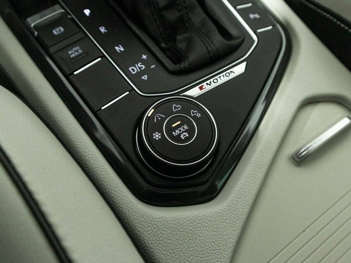 Купить Volkswagen Tiguan, 2018, 136 888 км, фото №18