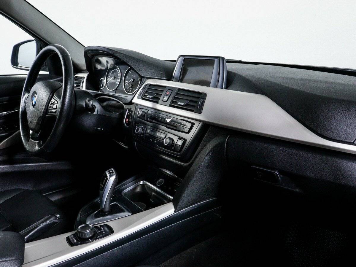 Купить BMW 3 серии 320i, 2014, 244 273 км, фото №9