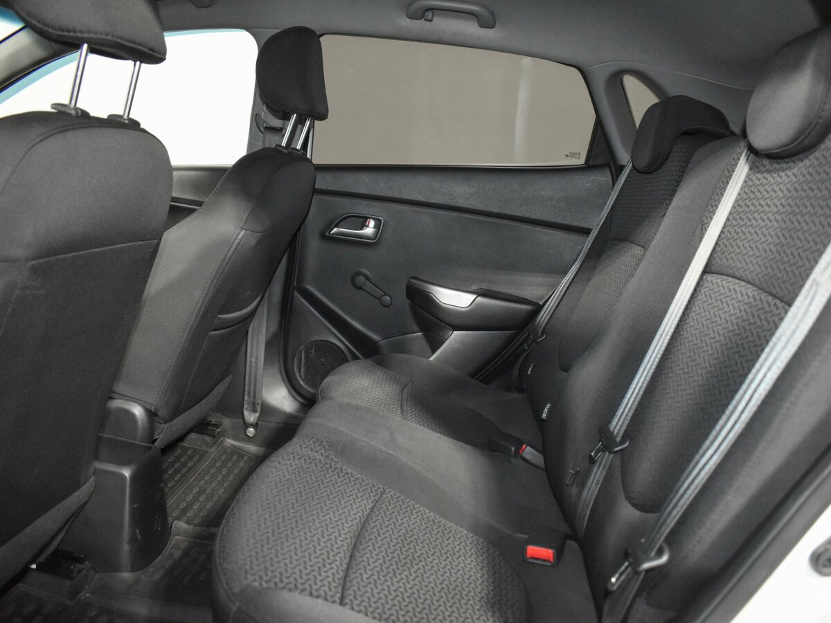 Купить Kia Rio III Рестайлинг, 2016, 200 000 км, фото №11