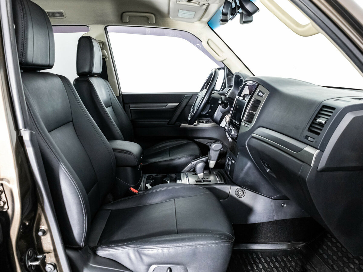 Купить Mitsubishi Pajero IV Рестайлинг 2, 2017, 110 534 км, фото №23