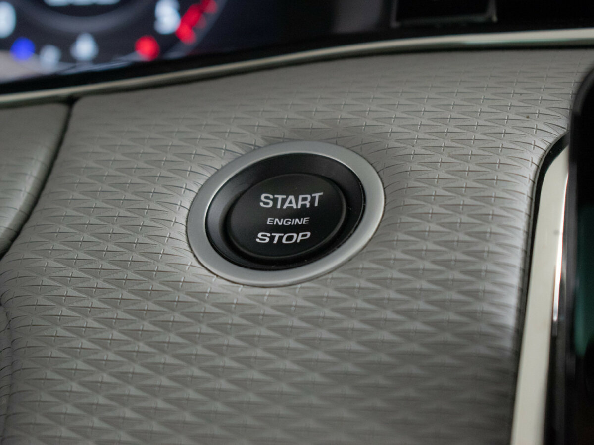 Купить Land Rover Range Rover Evoque II, 2019, 98 120 км, фото №17