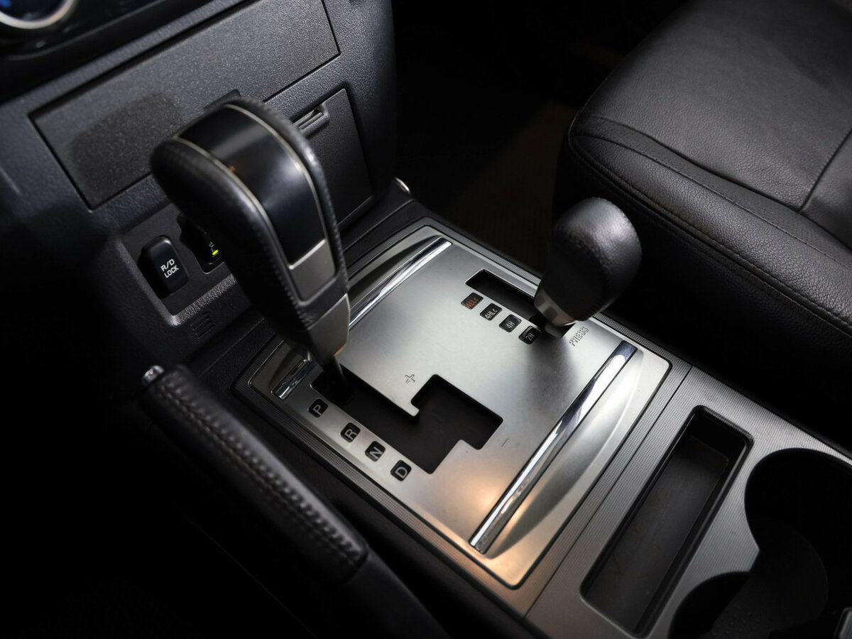 Купить Mitsubishi Pajero IV Рестайлинг 1, 2013, 288 593 км, фото №14